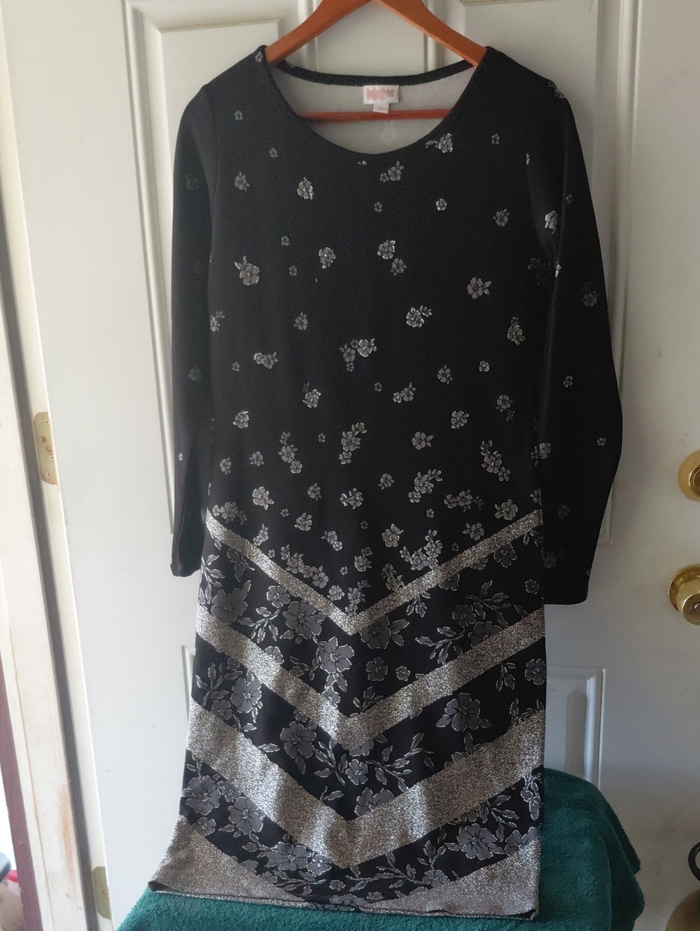 LuLa Roe Black & Silver Floral Chevron Knit Dress